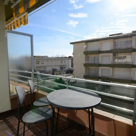 Omega 12 2-a Apartment *